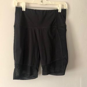 Mesh bottom bike shorts